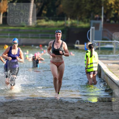 08.09.2024 - Stadtparktriathlon Michael Strokosch http://msf.ph/oto/7027669 08.09.2024 10:13:45 Schwimmen 305, 318, 363 meine-sportfotos.de