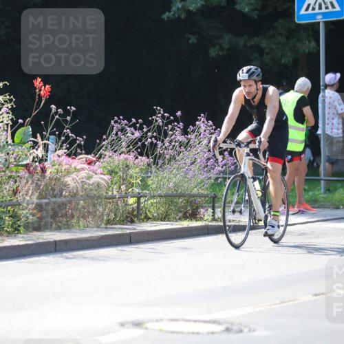 08.09.2024 - Stadtparktriathlon Zöllner http://msf.ph/oto/7027678 08.09.2024 10:56:51 Radfahren 345, 375, 433, 472, 535, 538, 557 meine-sportfotos.de