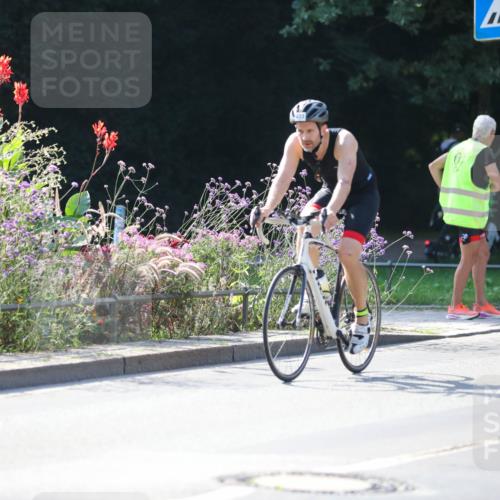 08.09.2024 - Stadtparktriathlon Zöllner http://msf.ph/oto/7027681 08.09.2024 10:56:51 Radfahren 345, 375, 433, 472, 535, 538, 557 meine-sportfotos.de
