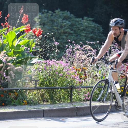 08.09.2024 - Stadtparktriathlon Zöllner http://msf.ph/oto/7027685 08.09.2024 10:56:51 Radfahren 345, 375, 433, 472, 535, 538, 557 meine-sportfotos.de