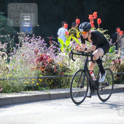 08.09.2024 - Stadtparktriathlon Zöllner http://msf.ph/oto/7027725 08.09.2024 10:57:03 Radfahren 280, 375, 389, 515 meine-sportfotos.de