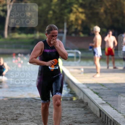 08.09.2024 - Stadtparktriathlon Michael Strokosch http://msf.ph/oto/7027736 08.09.2024 10:13:53 Schwimmen 299, 304, 305, 308, 313 meine-sportfotos.de