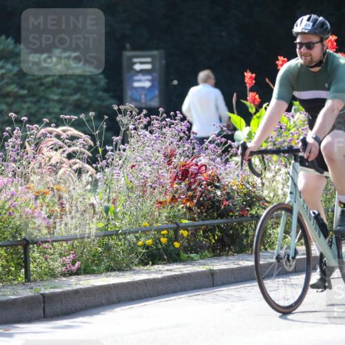 08.09.2024 - Stadtparktriathlon Zöllner http://msf.ph/oto/7027764 08.09.2024 10:57:21 Radfahren 369, 383, 414, 459, 480, 485, 504, 512 meine-sportfotos.de