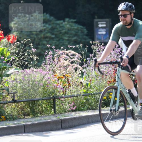 08.09.2024 - Stadtparktriathlon Zöllner http://msf.ph/oto/7027767 08.09.2024 10:57:21 Radfahren 369, 383, 414, 459, 480, 485, 504, 512 meine-sportfotos.de