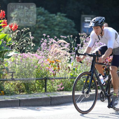 08.09.2024 - Stadtparktriathlon Zöllner http://msf.ph/oto/7027810 08.09.2024 10:57:29 Radfahren 263, 383, 459, 460, 485, 504, 512 meine-sportfotos.de
