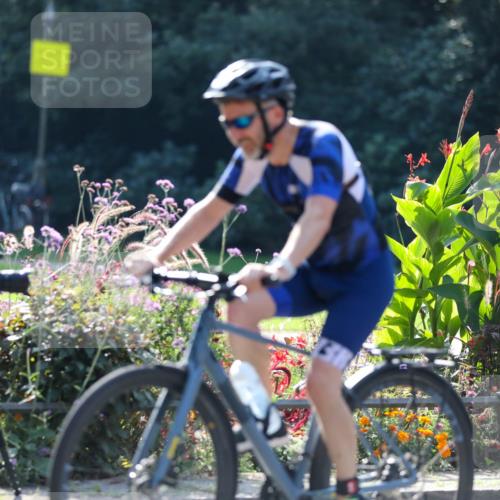 08.09.2024 - Stadtparktriathlon Zöllner http://msf.ph/oto/7027845 08.09.2024 10:57:36 Radfahren 263, 338, 394, 420, 457, 460, 483, 546 meine-sportfotos.de