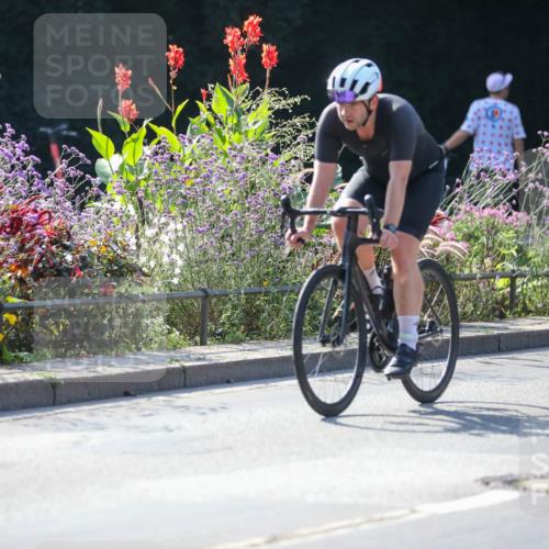 08.09.2024 - Stadtparktriathlon Zöllner http://msf.ph/oto/7027860 08.09.2024 10:57:41 Radfahren 263, 317, 338, 394, 420, 457, 464, 483, 546 meine-sportfotos.de