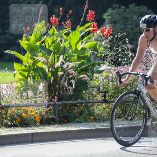 08.09.2024 - Stadtparktriathlon Zöllner http://msf.ph/oto/7028024 08.09.2024 10:58:27 Radfahren 412, 418, 426, 473, 514, 521, 534, 545, 559 meine-sportfotos.de