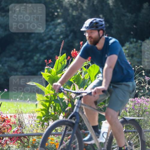 08.09.2024 - Stadtparktriathlon Zöllner http://msf.ph/oto/7028037 08.09.2024 10:58:32 Radfahren 412, 418, 426, 436, 514, 521, 554 meine-sportfotos.de