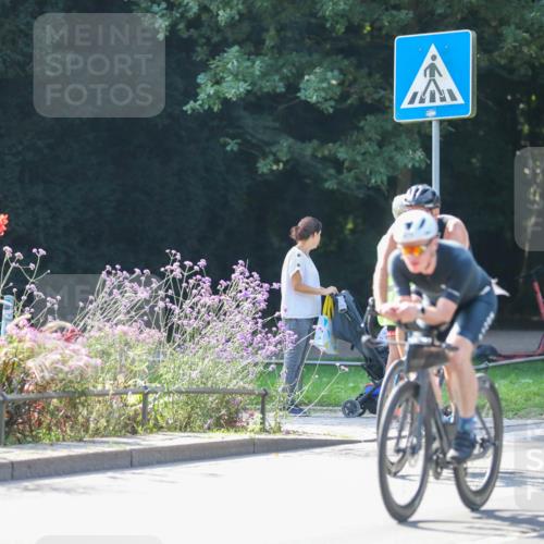 08.09.2024 - Stadtparktriathlon Zöllner http://msf.ph/oto/7028104 08.09.2024 10:58:54 Radfahren 335, 396, 403, 430, 452, 475, 533 meine-sportfotos.de