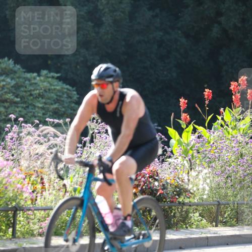08.09.2024 - Stadtparktriathlon Zöllner http://msf.ph/oto/7028116 08.09.2024 10:58:55 Radfahren 335, 396, 403, 430, 452, 475, 533 meine-sportfotos.de