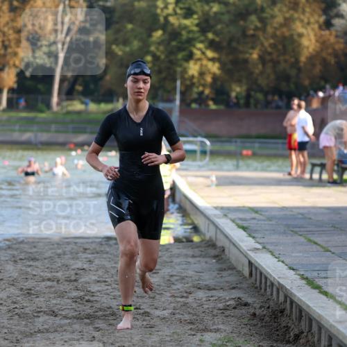 08.09.2024 - Stadtparktriathlon Michael Strokosch http://msf.ph/oto/7028122 08.09.2024 10:14:49 Schwimmen 282, 349 meine-sportfotos.de