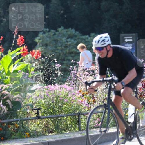 08.09.2024 - Stadtparktriathlon Zöllner http://msf.ph/oto/7028138 08.09.2024 10:59:08 Radfahren 401, 413, 455, 470, 544 meine-sportfotos.de