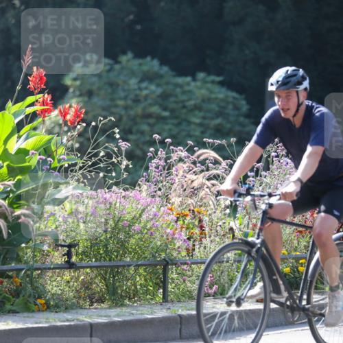 08.09.2024 - Stadtparktriathlon Zöllner http://msf.ph/oto/7028180 08.09.2024 10:59:18 Radfahren 329, 413, 462, 470, 513, 524 meine-sportfotos.de