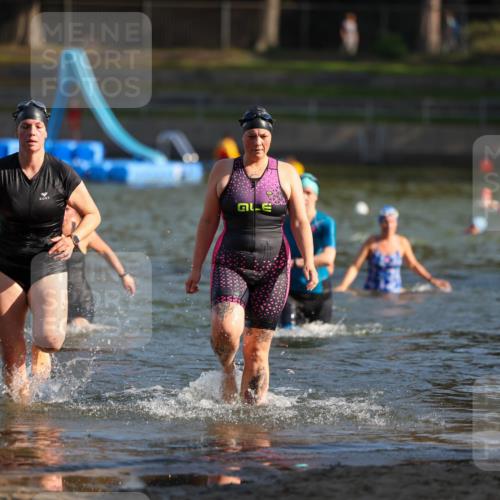 08.09.2024 - Stadtparktriathlon Michael Strokosch http://msf.ph/oto/7028223 08.09.2024 10:15:23 Schwimmen 289, 296, 335 meine-sportfotos.de