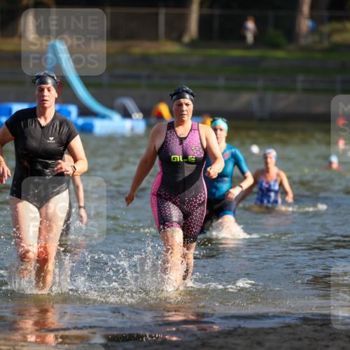08.09.2024 - Stadtparktriathlon Michael Strokosch http://msf.ph/oto/7028226 08.09.2024 10:15:23 Schwimmen 289, 296, 335 meine-sportfotos.de