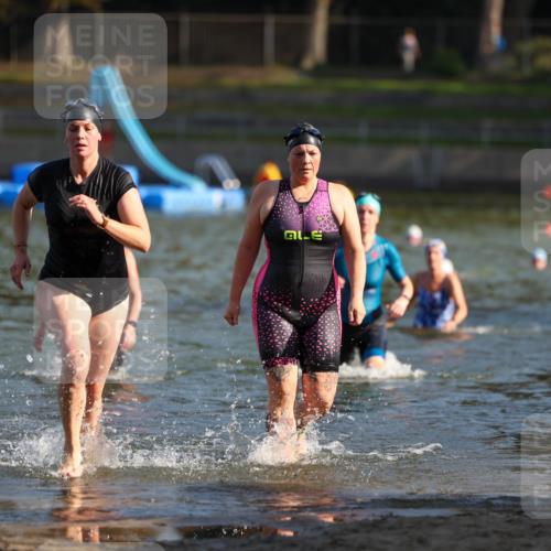 08.09.2024 - Stadtparktriathlon Michael Strokosch http://msf.ph/oto/7028229 08.09.2024 10:15:23 Schwimmen 289, 296, 335 meine-sportfotos.de