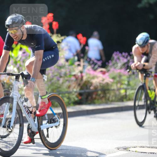 08.09.2024 - Stadtparktriathlon Zöllner http://msf.ph/oto/7028240 08.09.2024 10:59:33 Radfahren 356, 360, 387, 390, 391, 402, 423, 428, 449, 501 meine-sportfotos.de