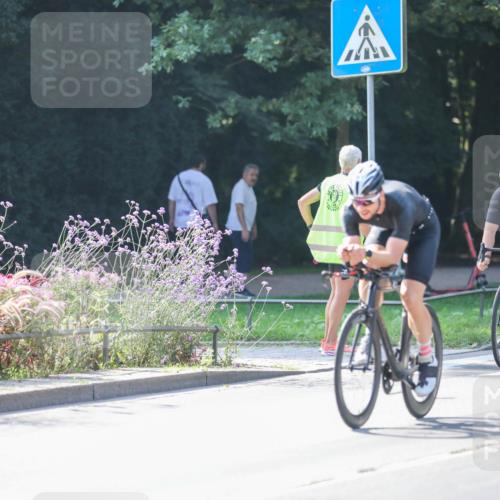 08.09.2024 - Stadtparktriathlon Zöllner http://msf.ph/oto/7028253 08.09.2024 10:59:38 Radfahren 354, 355, 360, 362, 387, 390, 428, 449, 501, 531 meine-sportfotos.de