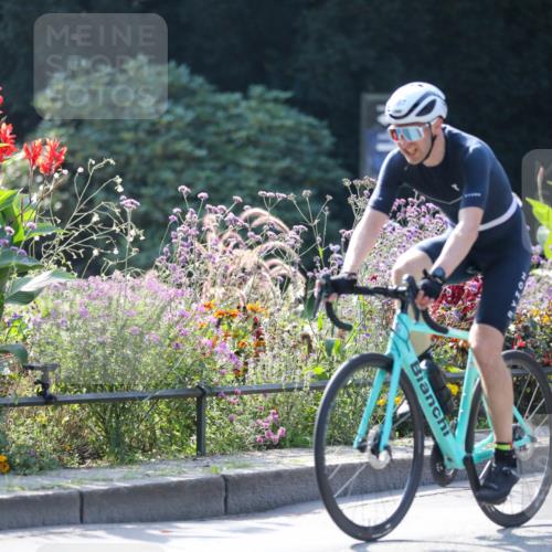 08.09.2024 - Stadtparktriathlon Zöllner http://msf.ph/oto/7028311 08.09.2024 10:59:52 Radfahren 351, 367, 371, 434, 487, 547 meine-sportfotos.de