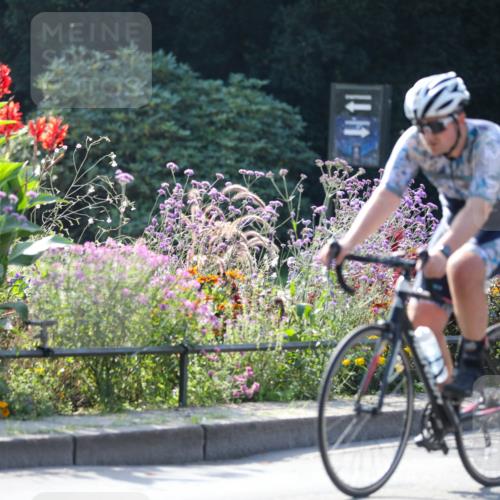 08.09.2024 - Stadtparktriathlon Zöllner http://msf.ph/oto/7028320 08.09.2024 10:59:53 Radfahren 315, 351, 367, 371, 434, 487, 547 meine-sportfotos.de