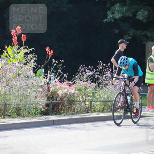 08.09.2024 - Stadtparktriathlon Zöllner http://msf.ph/oto/7028359 08.09.2024 11:00:03 Radfahren 315, 422, 450, 471, 529, 541 meine-sportfotos.de