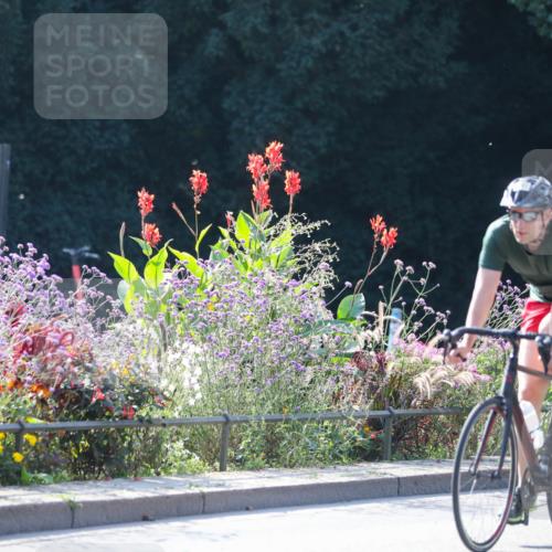 08.09.2024 - Stadtparktriathlon Zöllner http://msf.ph/oto/7028369 08.09.2024 11:00:05 Radfahren 315, 422, 437, 450, 471, 494, 529, 541 meine-sportfotos.de