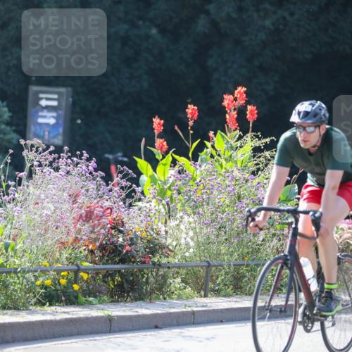 08.09.2024 - Stadtparktriathlon Zöllner http://msf.ph/oto/7028372 08.09.2024 11:00:05 Radfahren 315, 422, 437, 450, 471, 494, 529, 541 meine-sportfotos.de