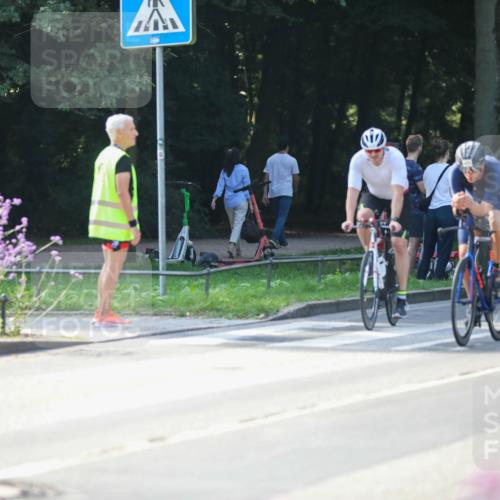 08.09.2024 - Stadtparktriathlon Zöllner http://msf.ph/oto/7028425 08.09.2024 11:00:25 Radfahren 276, 408, 415, 495, 525, 558 meine-sportfotos.de