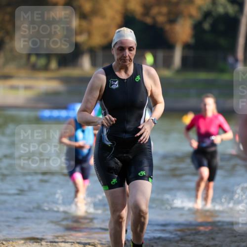 08.09.2024 - Stadtparktriathlon Michael Strokosch http://msf.ph/oto/7028450 08.09.2024 10:15:58 Schwimmen 265, 320, 324, 343 meine-sportfotos.de