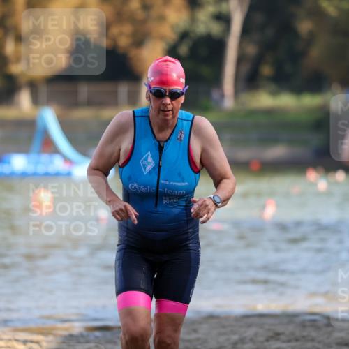 08.09.2024 - Stadtparktriathlon Michael Strokosch http://msf.ph/oto/7028506 08.09.2024 10:16:04 Schwimmen 320, 343 meine-sportfotos.de