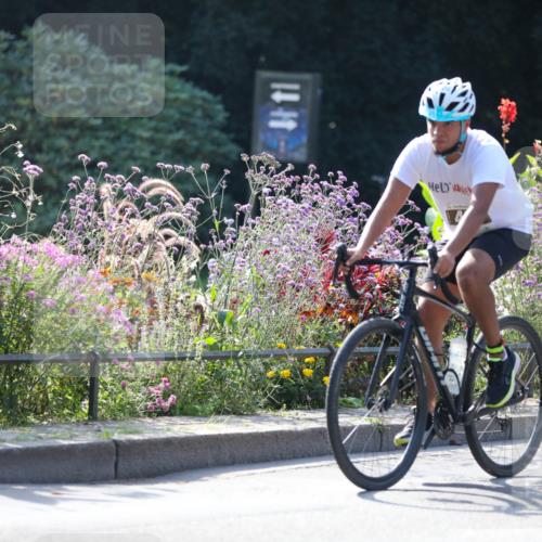 08.09.2024 - Stadtparktriathlon Zöllner http://msf.ph/oto/7028531 08.09.2024 11:00:54 Radfahren 289, 364, 392, 400, 405, 478, 498 meine-sportfotos.de