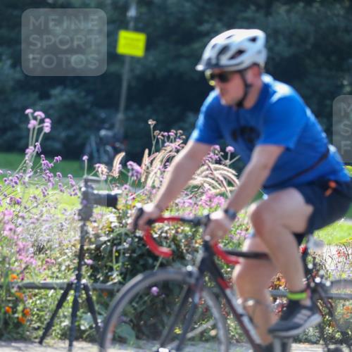 08.09.2024 - Stadtparktriathlon Zöllner http://msf.ph/oto/7028588 08.09.2024 11:01:14 Radfahren 43, 380, 399, 429, 506, 527, 549 meine-sportfotos.de