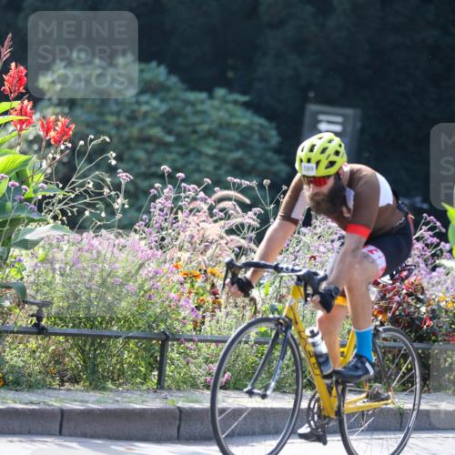 08.09.2024 - Stadtparktriathlon Zöllner http://msf.ph/oto/7028591 08.09.2024 11:01:15 Radfahren 43, 380, 399, 429, 506, 527, 549 meine-sportfotos.de