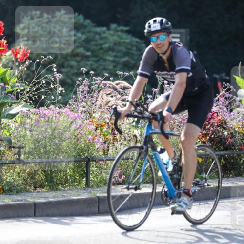 08.09.2024 - Stadtparktriathlon Zöllner http://msf.ph/oto/7028635 08.09.2024 11:01:36 Radfahren 381, 447, 490, 526, 552 meine-sportfotos.de