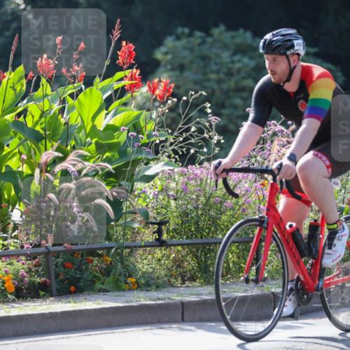 08.09.2024 - Stadtparktriathlon Zöllner http://msf.ph/oto/7028644 08.09.2024 11:01:44 Radfahren 366, 372, 373, 381, 490, 562 meine-sportfotos.de