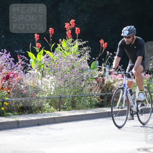 08.09.2024 - Stadtparktriathlon Zöllner http://msf.ph/oto/7028670 08.09.2024 11:01:57 Radfahren 327, 385, 386, 393, 407, 417, 451, 484, 562 meine-sportfotos.de