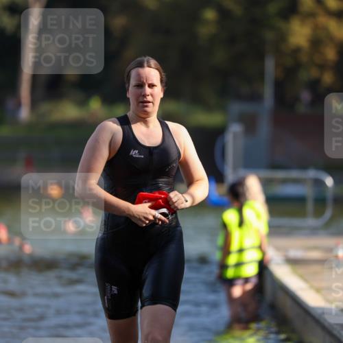 08.09.2024 - Stadtparktriathlon Michael Strokosch http://msf.ph/oto/7028689 08.09.2024 10:16:39 Schwimmen 280 meine-sportfotos.de