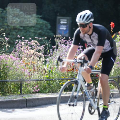 08.09.2024 - Stadtparktriathlon Zöllner http://msf.ph/oto/7028703 08.09.2024 11:02:06 Radfahren 285, 327, 393, 451, 484, 543 meine-sportfotos.de