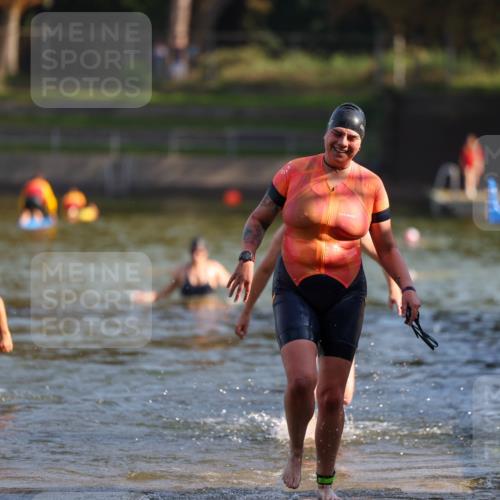08.09.2024 - Stadtparktriathlon Michael Strokosch http://msf.ph/oto/7028735 08.09.2024 10:17:02 Schwimmen 281, 329, 347 meine-sportfotos.de
