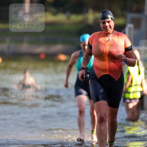 08.09.2024 - Stadtparktriathlon Michael Strokosch http://msf.ph/oto/7028756 08.09.2024 10:17:04 Schwimmen 281, 329, 347 meine-sportfotos.de