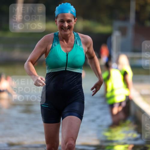 08.09.2024 - Stadtparktriathlon Michael Strokosch http://msf.ph/oto/7028769 08.09.2024 10:17:07 Schwimmen 281, 329, 347 meine-sportfotos.de