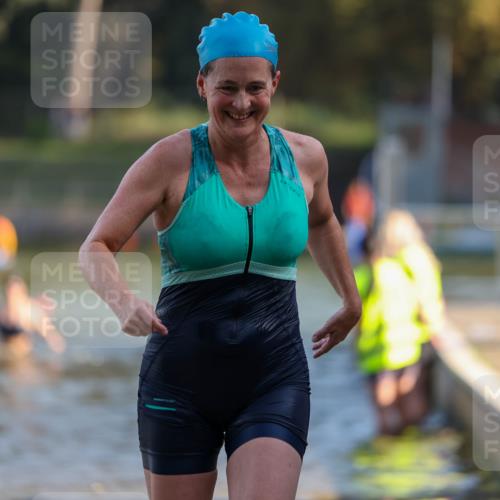 08.09.2024 - Stadtparktriathlon Michael Strokosch http://msf.ph/oto/7028777 08.09.2024 10:17:08 Schwimmen 281, 329, 347 meine-sportfotos.de
