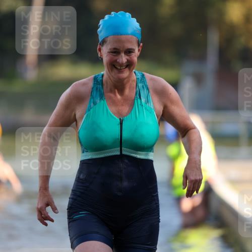 08.09.2024 - Stadtparktriathlon Michael Strokosch http://msf.ph/oto/7028780 08.09.2024 10:17:08 Schwimmen 281, 329, 347 meine-sportfotos.de