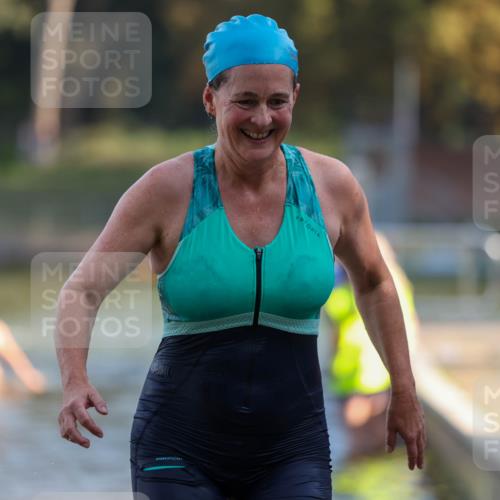08.09.2024 - Stadtparktriathlon Michael Strokosch http://msf.ph/oto/7028782 08.09.2024 10:17:09 Schwimmen 281, 329, 347 meine-sportfotos.de
