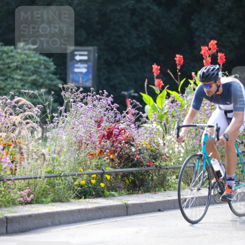 08.09.2024 - Stadtparktriathlon Zöllner http://msf.ph/oto/7028789 08.09.2024 11:04:11 Radfahren 395, 442, 459, 546 meine-sportfotos.de