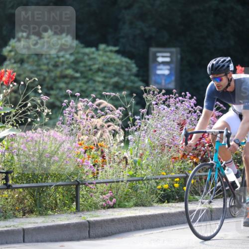 08.09.2024 - Stadtparktriathlon Zöllner http://msf.ph/oto/7028791 08.09.2024 11:04:11 Radfahren 395, 442, 459, 546 meine-sportfotos.de