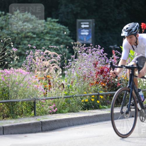 08.09.2024 - Stadtparktriathlon Zöllner http://msf.ph/oto/7028800 08.09.2024 11:04:18 Radfahren 375, 414, 457, 459, 480, 483, 546 meine-sportfotos.de