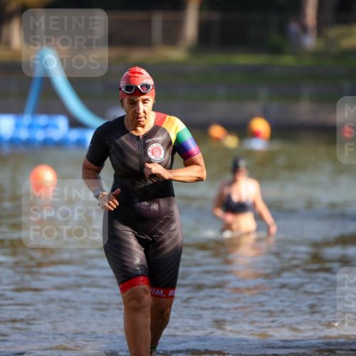 08.09.2024 - Stadtparktriathlon Michael Strokosch http://msf.ph/oto/7028805 08.09.2024 10:17:11 Schwimmen 281, 329, 362 meine-sportfotos.de
