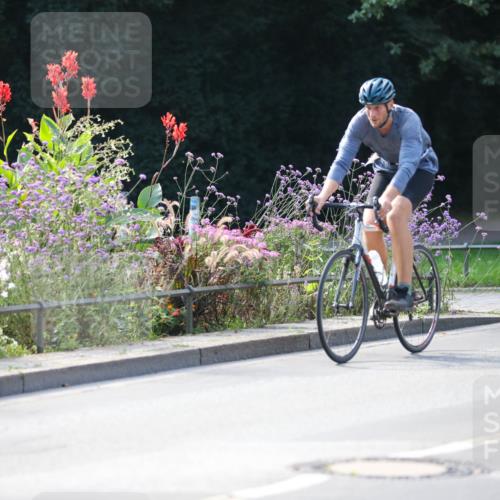 08.09.2024 - Stadtparktriathlon Zöllner http://msf.ph/oto/7028812 08.09.2024 11:04:27 Radfahren 375, 414, 438, 454, 457, 480, 483, 504 meine-sportfotos.de